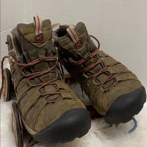 Keen Men's Size 10.5 Waterproof Hiking Boots Brown